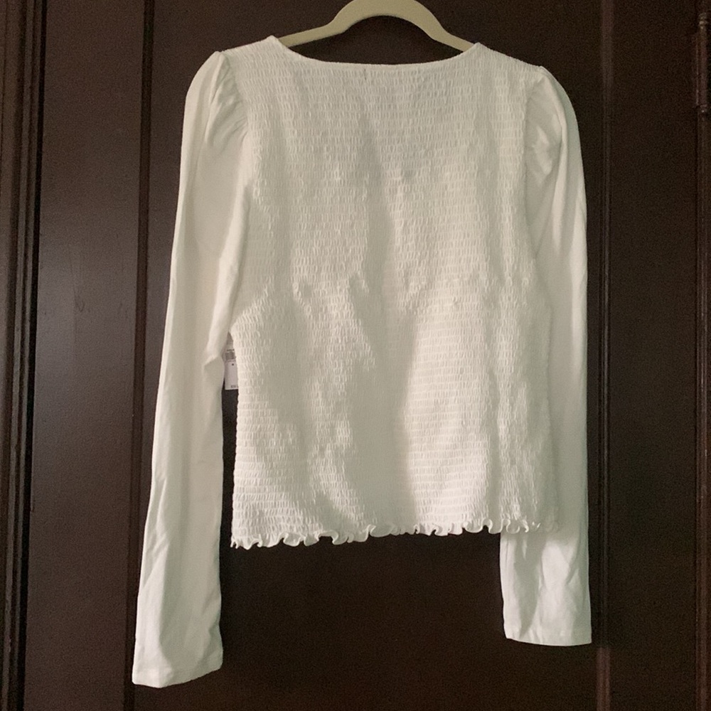 NWT Ruched Button Up Top - Picture 2 of 6